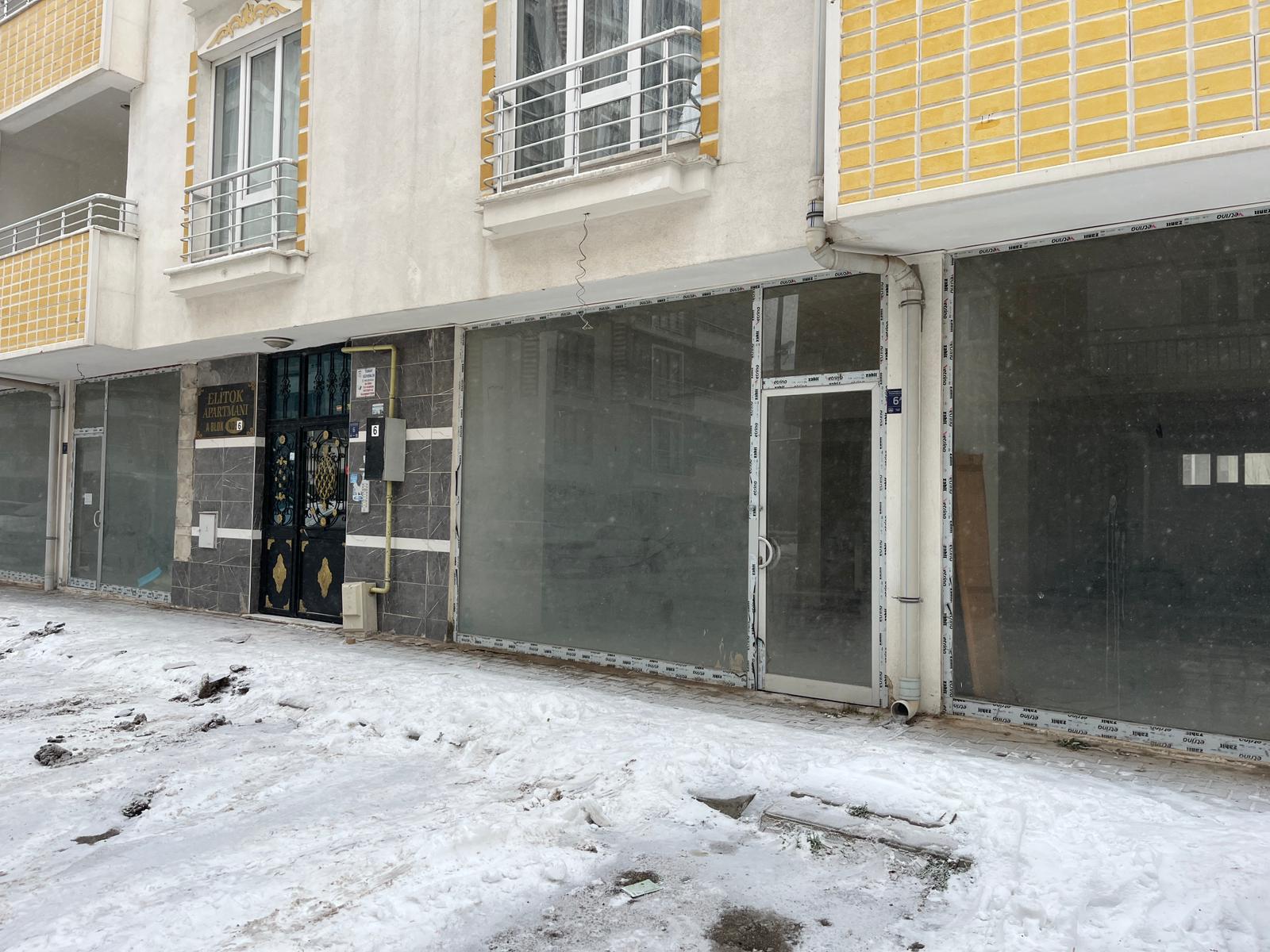 RÜSTEMPAŞADA KİRALIK DÜKKAN 